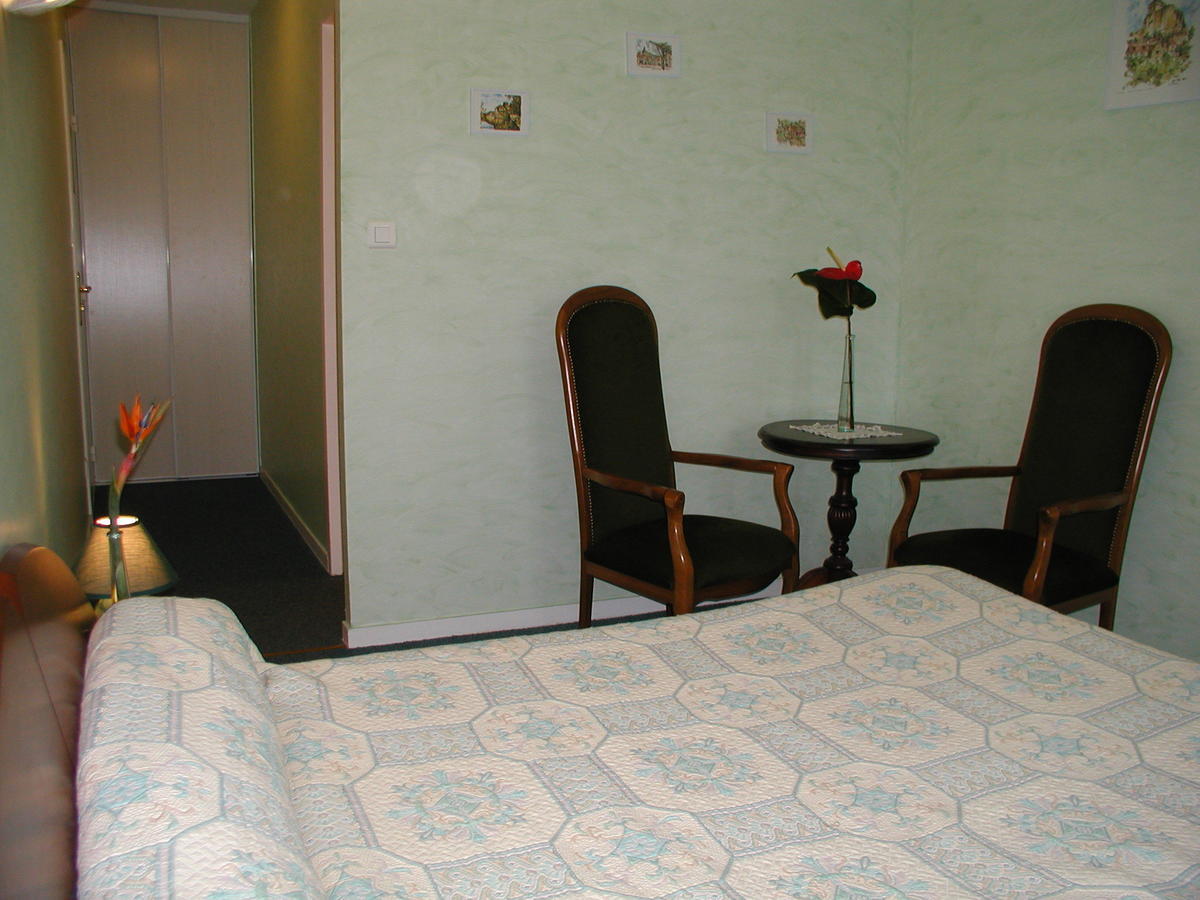 Hotel Auberge De La Nauze Sagelat Room photo